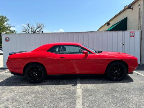 Used 2018 Dodge Challenger SXT w/ Blacktop Package RWD image 7