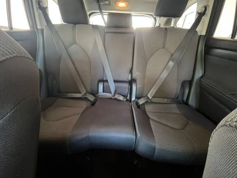 Used 2025 Toyota Highlander LE FWD image 40