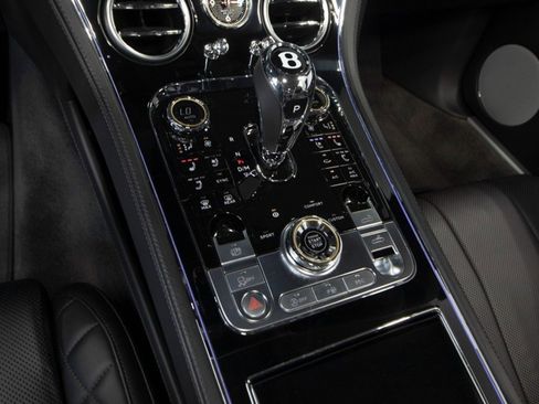 Used 2020 Bentley Continental GT V8 image 33