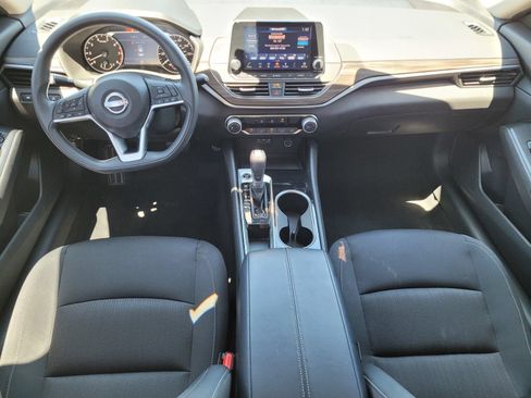 Used 2024 Nissan Altima 2.5 SV FWD image 10