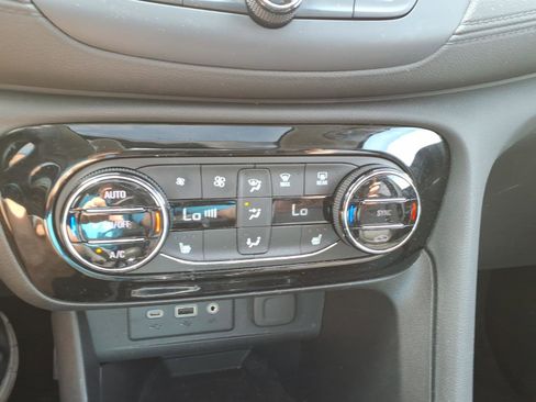 Certified 2023 Buick Encore GX Essence w/ Experience Buick Package image 17