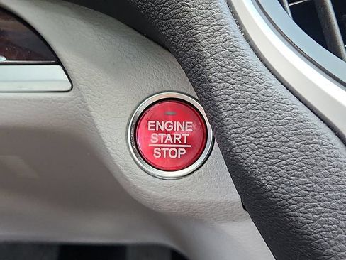 Used 2015 Acura TLX FWD image 25
