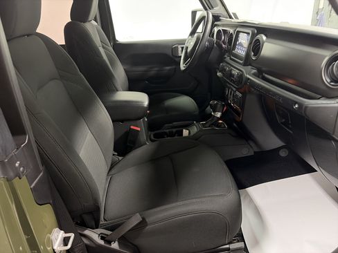 Used 2022 Jeep Wrangler Sport AWD/4WD image 30