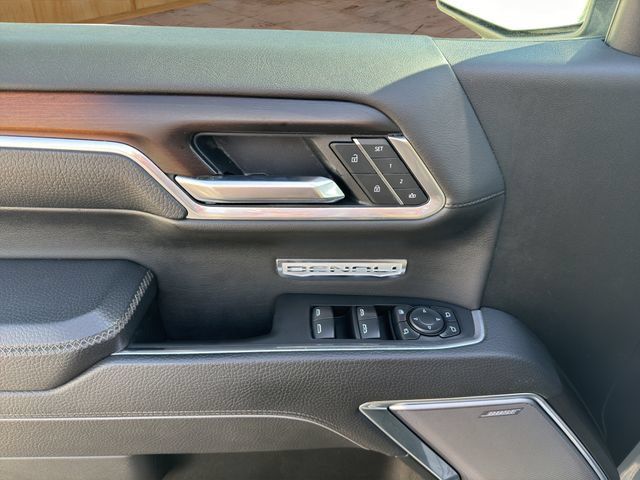 Used 2025 GMC Sierra 1500 Denali w/ Technology Package AWD/4WD image 12