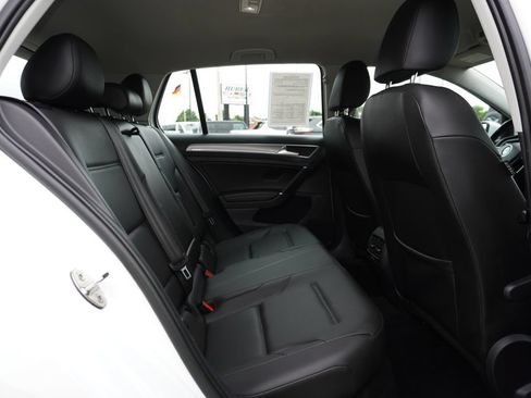 Used 2016 Volkswagen e-Golf SEL Premium w/ Driver Assistance Package FWD image 26