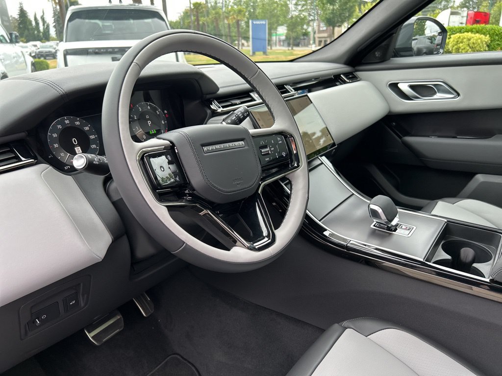 New 2026 Land Rover Range Rover Velar Dynamic SE AWD/4WD image 12