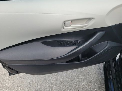 Used 2025 Toyota Corolla LE image 13