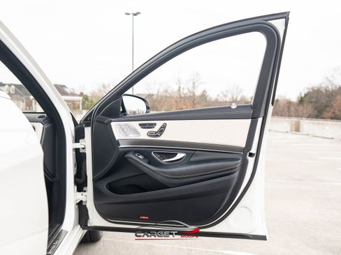 Used 2018 Mercedes-Benz S 560 Sedan image 44