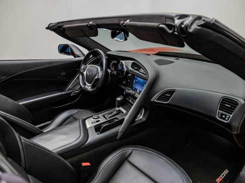 Used 2015 Chevrolet Corvette Z06 w/ 3LZ Preferred Equipment Group image 57