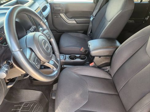 Used 2015 Jeep Wrangler Unlimited Sport w/ Quick Order Package 24S AWD/4WD image 5