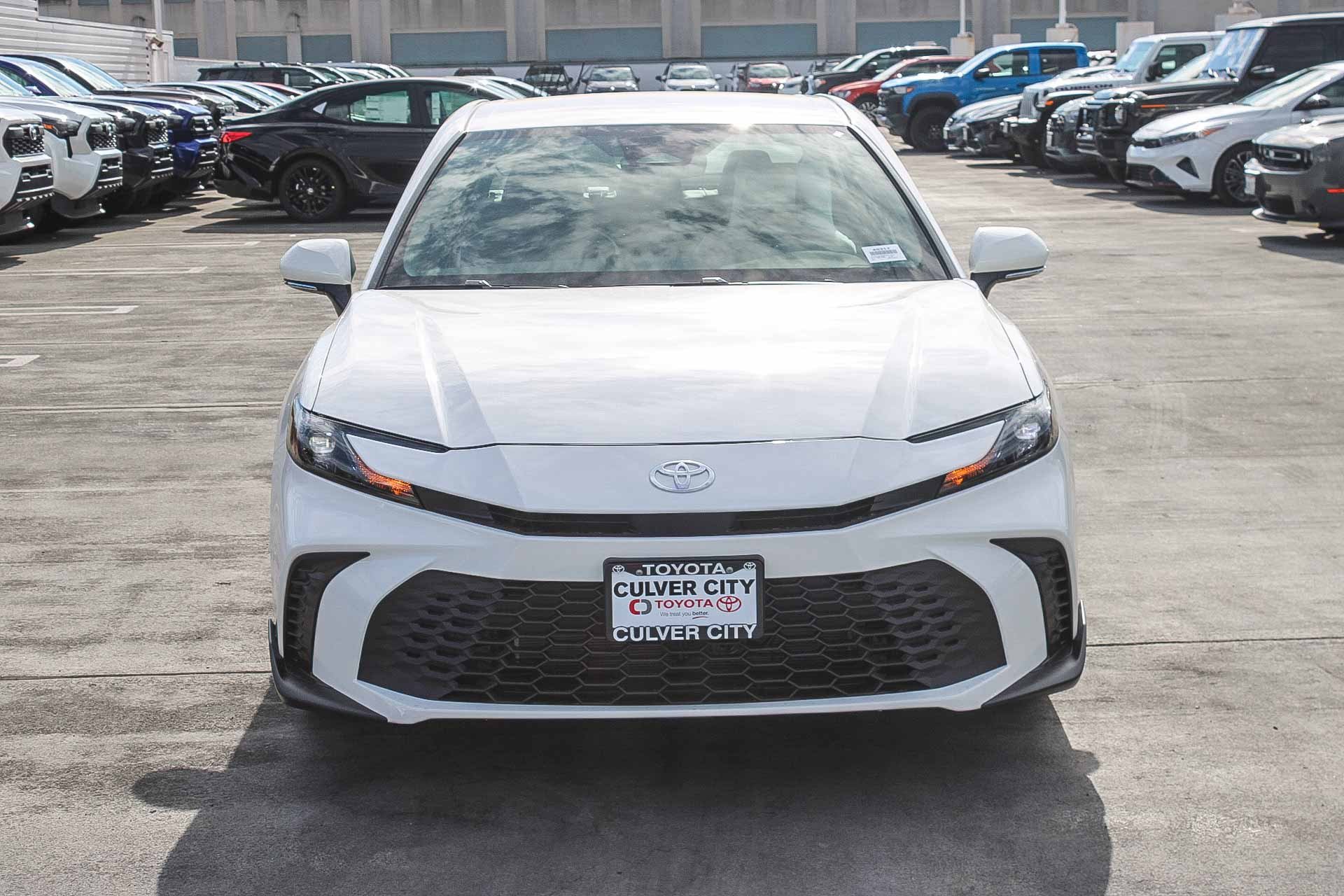 New 2026 Toyota Camry SE FWD image 2