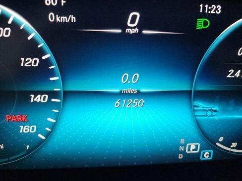 Used 2022 Mercedes-Benz GLC 300 4MATIC image 32