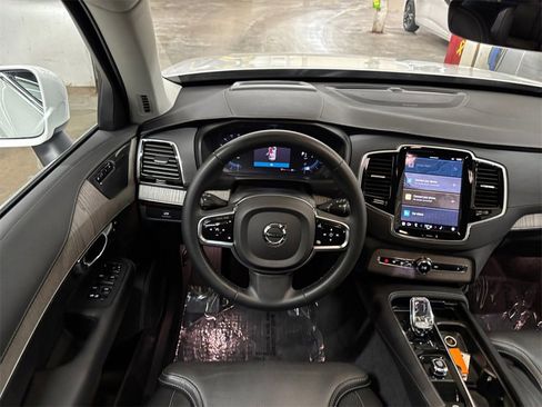 Certified 2023 Volvo XC90 B6 Ultimate image 23
