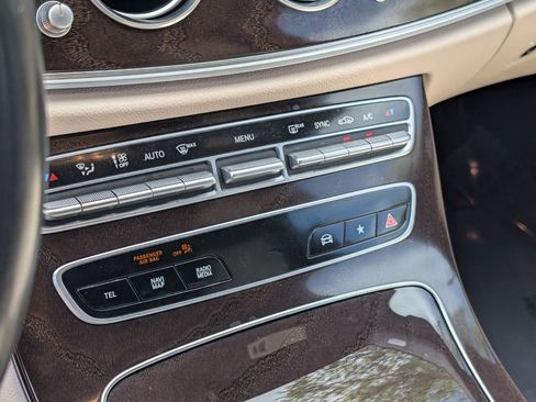 Used 2021 Mercedes-Benz E 350 Sedan image 27