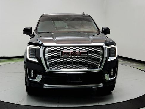 Used 2022 GMC Yukon Denali w/ Denali Premium Package AWD/4WD image 2