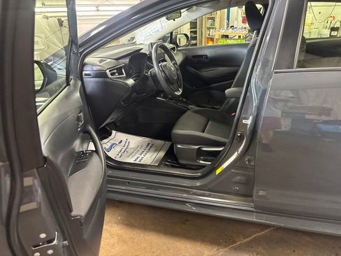 Used 2023 Toyota Corolla LE FWD image 8