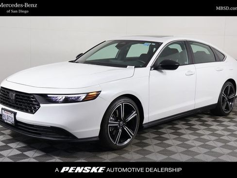 Used 2025 Honda Accord Sport image 1