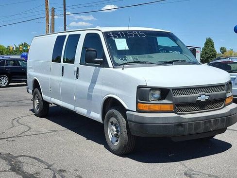 Used 2015 Chevrolet Express 3500 Extended image 9