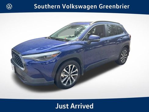 Used 2024 Toyota Corolla Cross XLE w/ Convenience Package AWD/4WD image 1