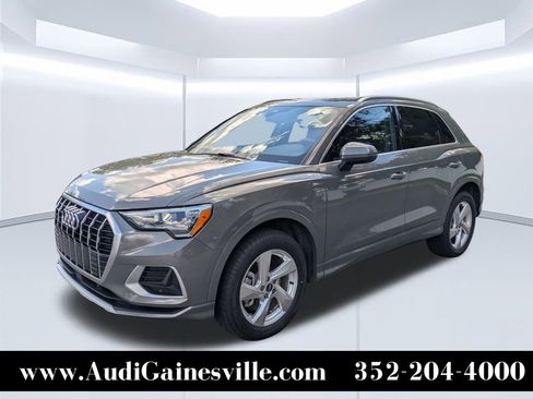 Used 2022 Audi Q3 2.0T Premium w/ Convenience Package AWD/4WD image 1