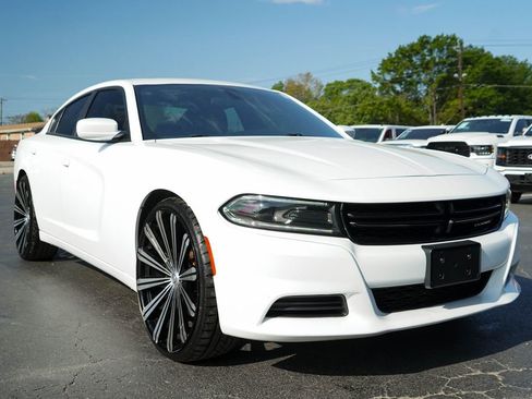 Used 2022 Dodge Charger SXT w/ Leather Interior Group RWD image 37