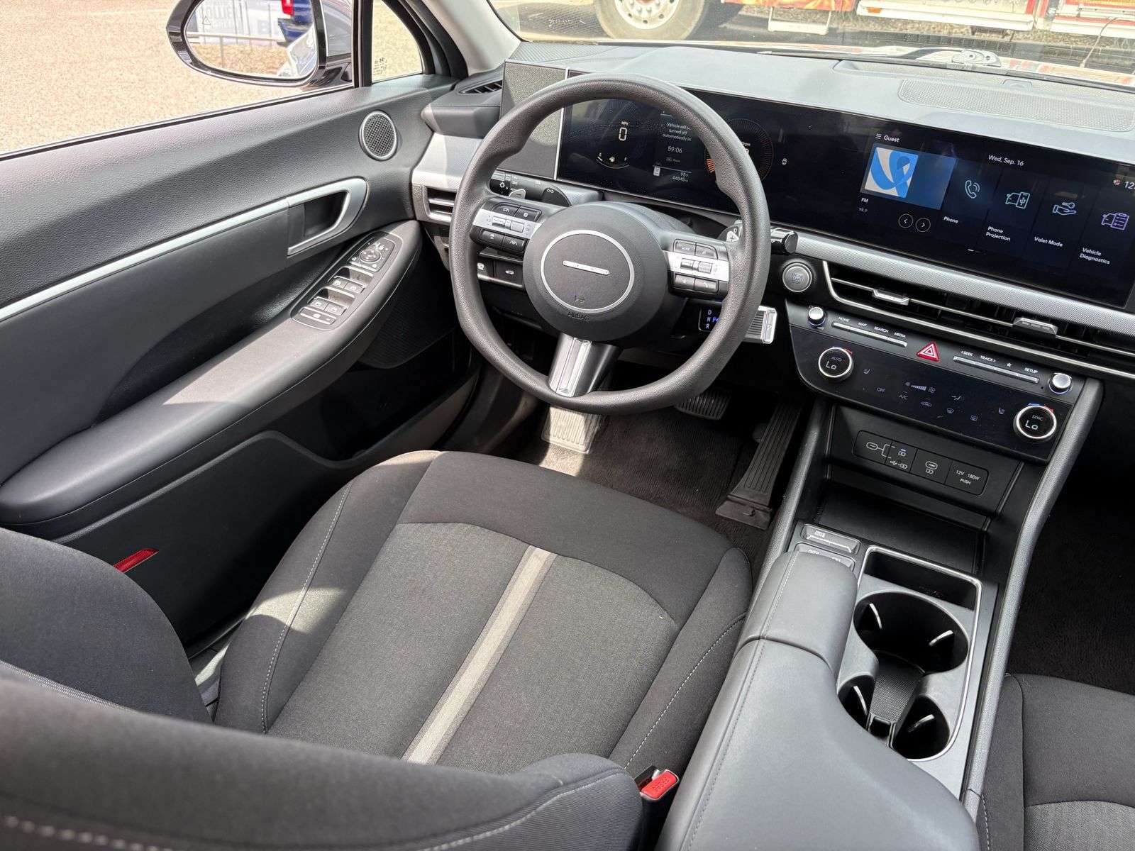 Used 2025 Hyundai Sonata SEL FWD image 19