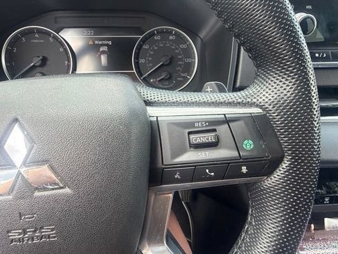 Used 2023 Mitsubishi Outlander SE FWD image 27