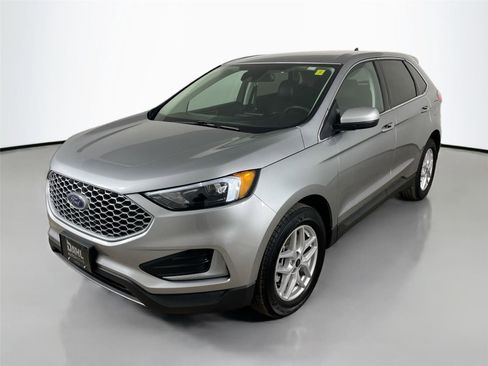 Used 2024 Ford Edge SEL image 3