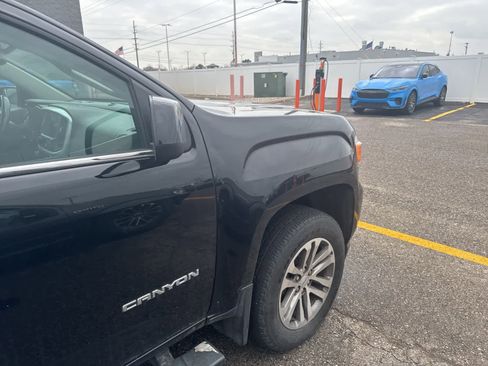 Used 2016 GMC Canyon SLE w/ Nightfall Edition image 8