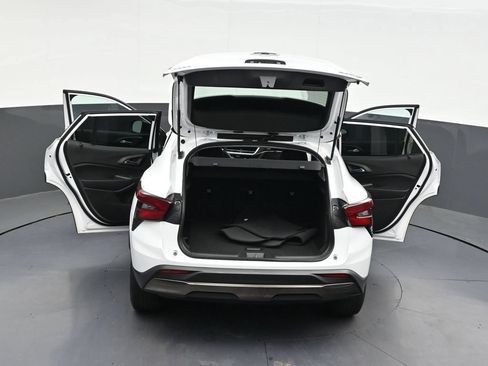Used 2024 Chevrolet Trax ACTIV w/ Sunroof Package FWD image 36