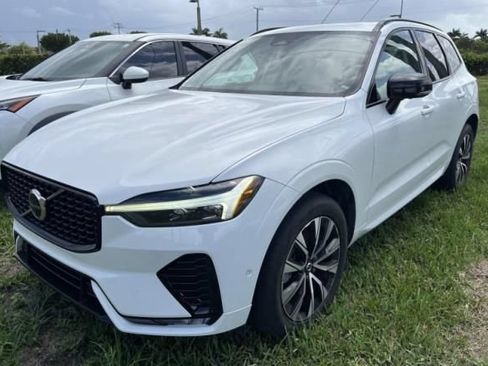 Used 2024 Volvo XC60 B5 Core w/ Protection Package Premier AWD/4WD image 3