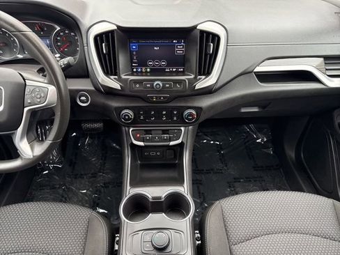 Used 2024 GMC Terrain SLE image 18