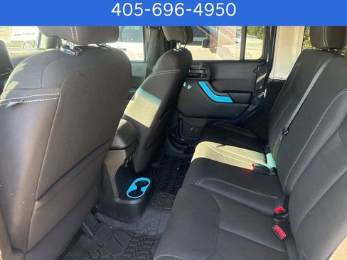 Used 2018 Jeep Wrangler Unlimited Sahara w/ Connectivity Group image 23