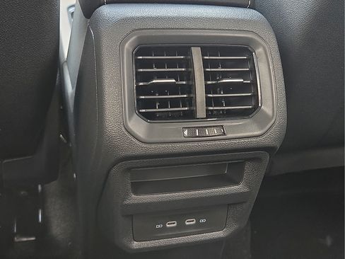 New 2026 Volkswagen Taos SE FWD image 12