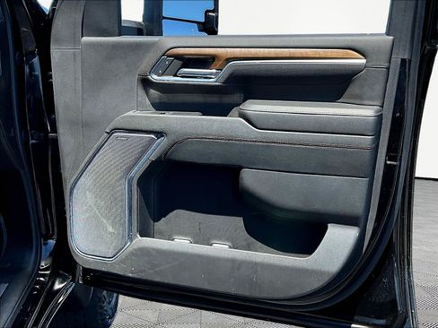 Used 2024 Chevrolet Silverado 2500 High Country w/ High Country Premium Package AWD/4WD image 26