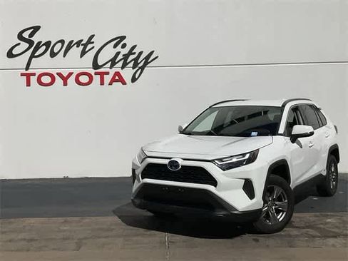 Used 2024 Toyota RAV4 XLE image 1