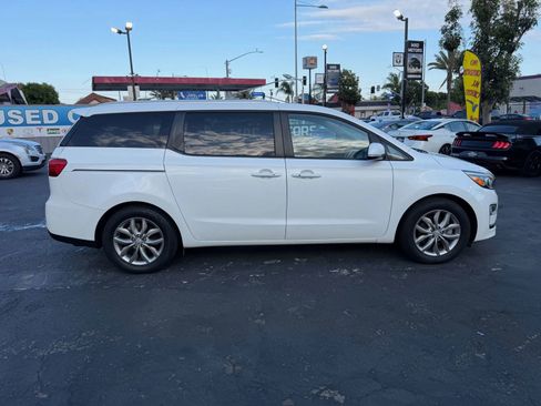 Used 2019 Kia Sedona EX FWD image 7