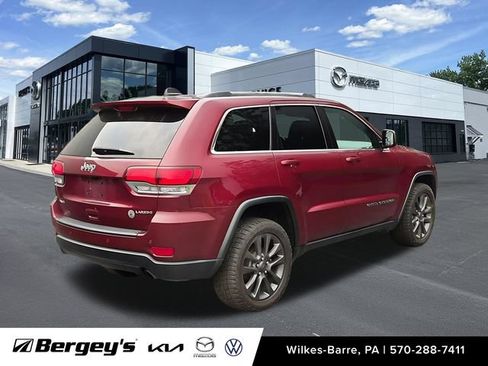 Used 2021 Jeep Grand Cherokee Laredo X AWD/4WD image 6
