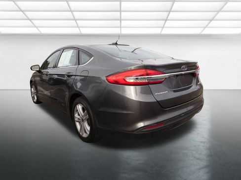 Used 2018 Ford Fusion S image 3