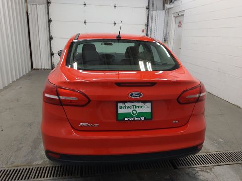 Used 2017 Ford Focus SE FWD image 6