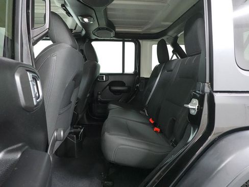 Used 2018 Jeep Wrangler Unlimited Sport image 11