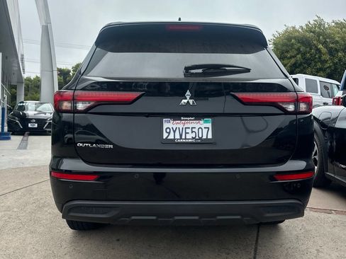 Used 2024 Mitsubishi Outlander ES FWD image 6