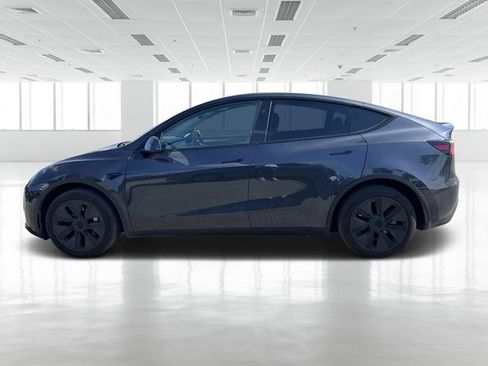 Used 2024 Tesla Model Y Long Range image 7
