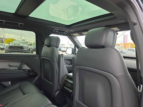 Used 2025 Land Rover Range Rover Sport SE image 16