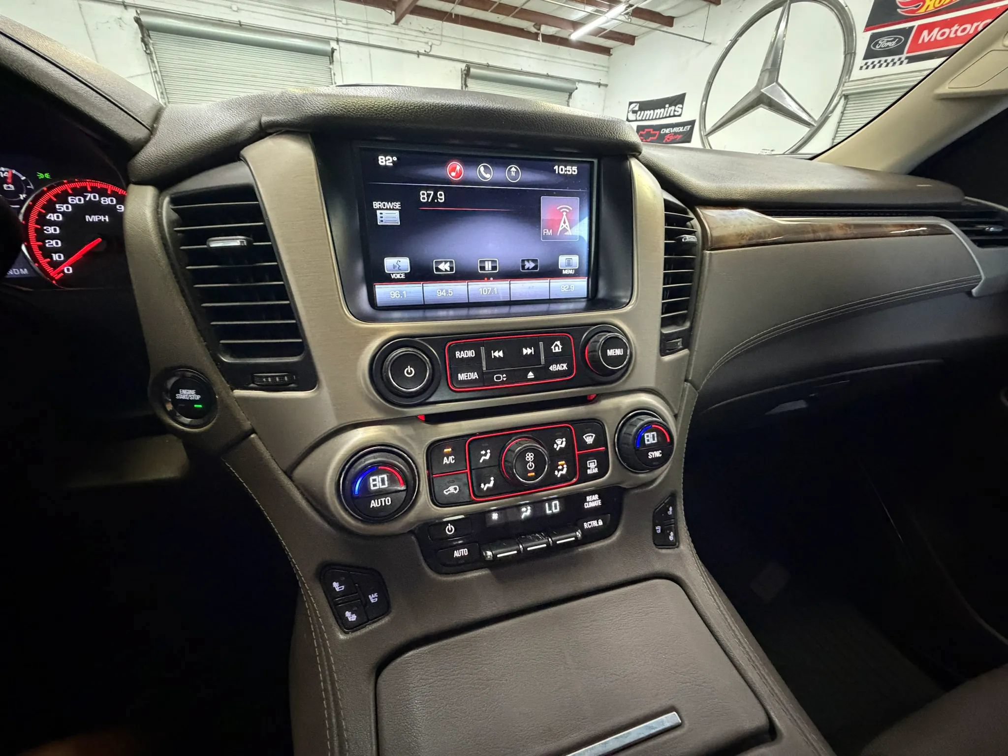 Used 2015 GMC Yukon Denali w/ Touring Package AWD/4WD image 53