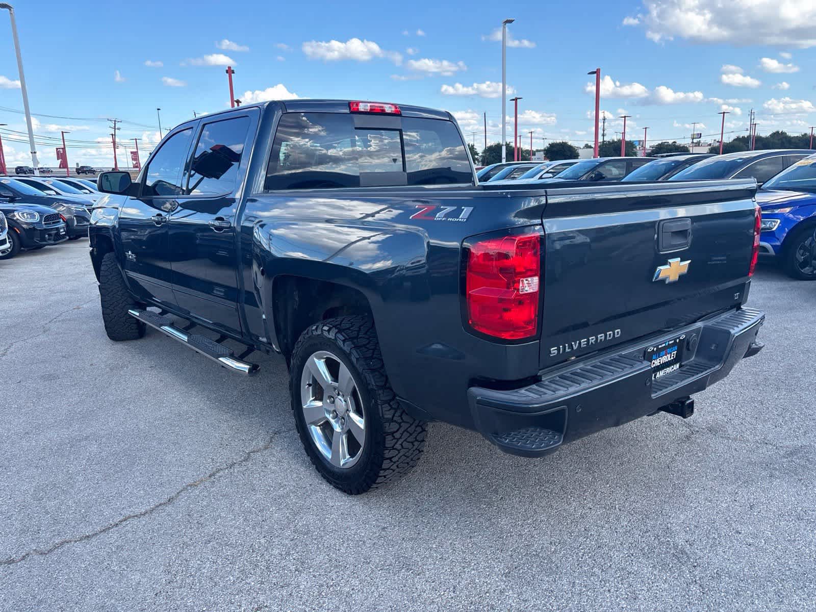 Used 2018 Chevrolet Silverado 1500 LT w/ Texas Edition AWD/4WD image 8