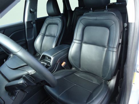 Used 2022 Lincoln Corsair AWD w/ Equipment Group 101A image 24