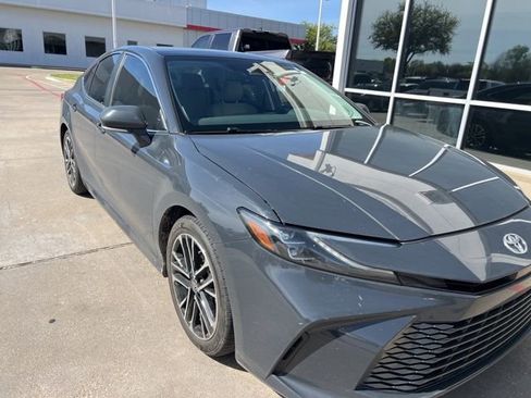 Used 2025 Toyota Camry XLE w/ Premium Package FWD image 18