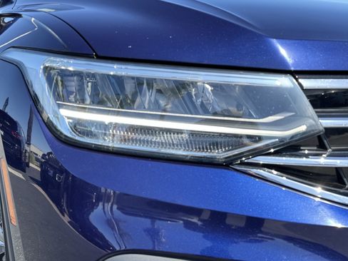 Certified 2023 Volkswagen Tiguan SE w/ Panoramic Sunroof Package FWD image 10