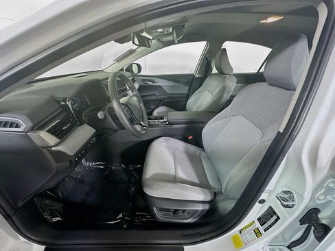 Used 2025 Toyota Camry LE image 10